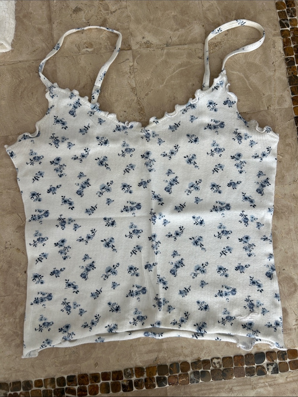 Lot of 2 Hollister Tops 1 Floral Tank Top Size S
White Halter Top Size M Juniors - Picture 5 of 12